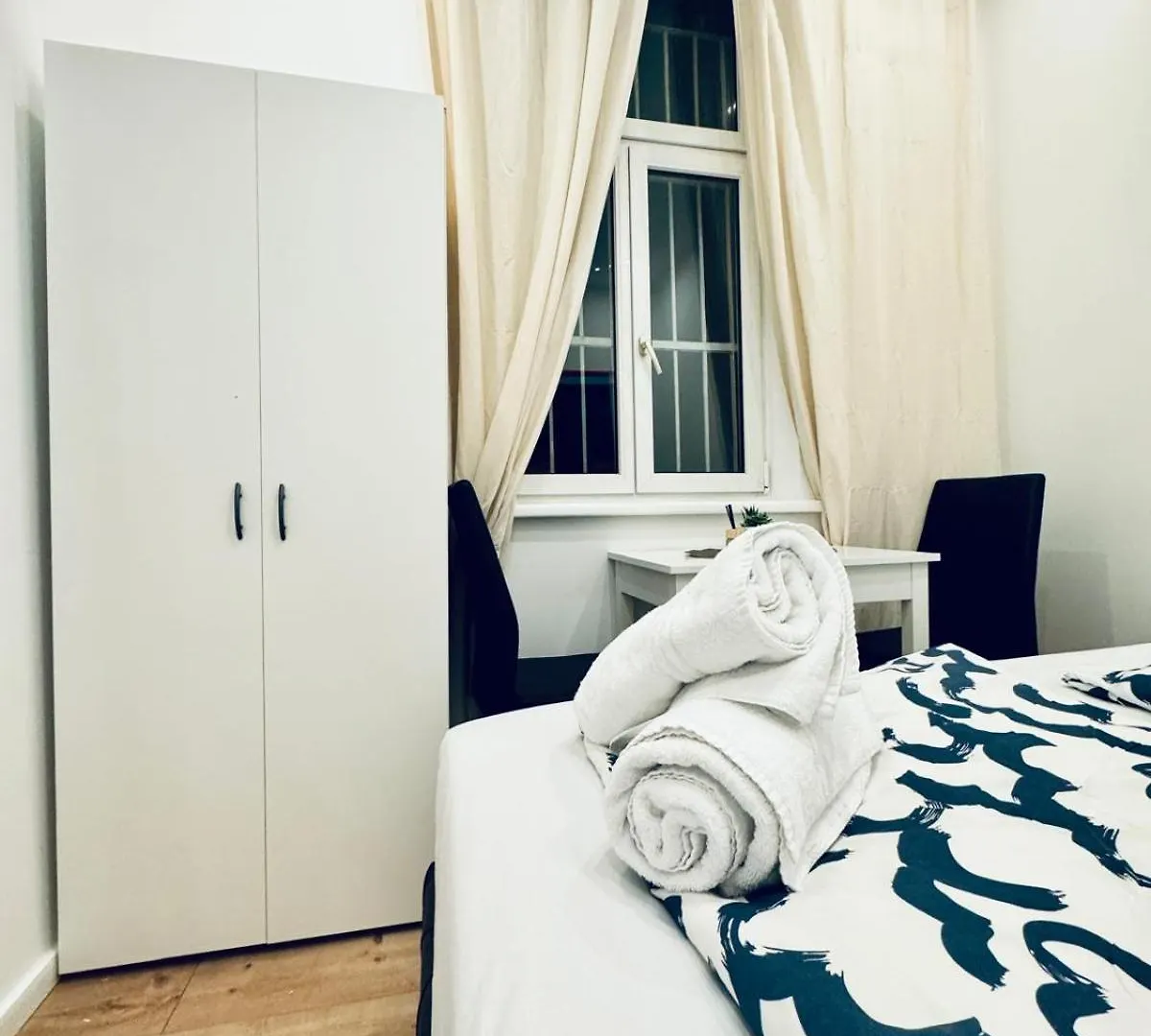 Convenient Stay 4Br Shared Apt For 11P, 10 Min To Atzgersdorf Vienna 0*,  Austria