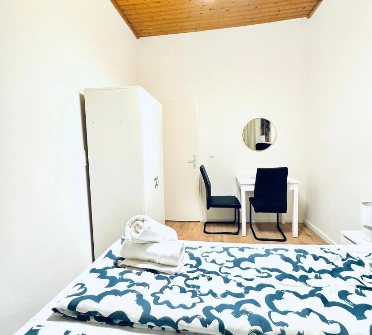 Apartment Convenient Stay 4Br Shared Apt For 11P, 10 Min To Atzgersdorf Vienna