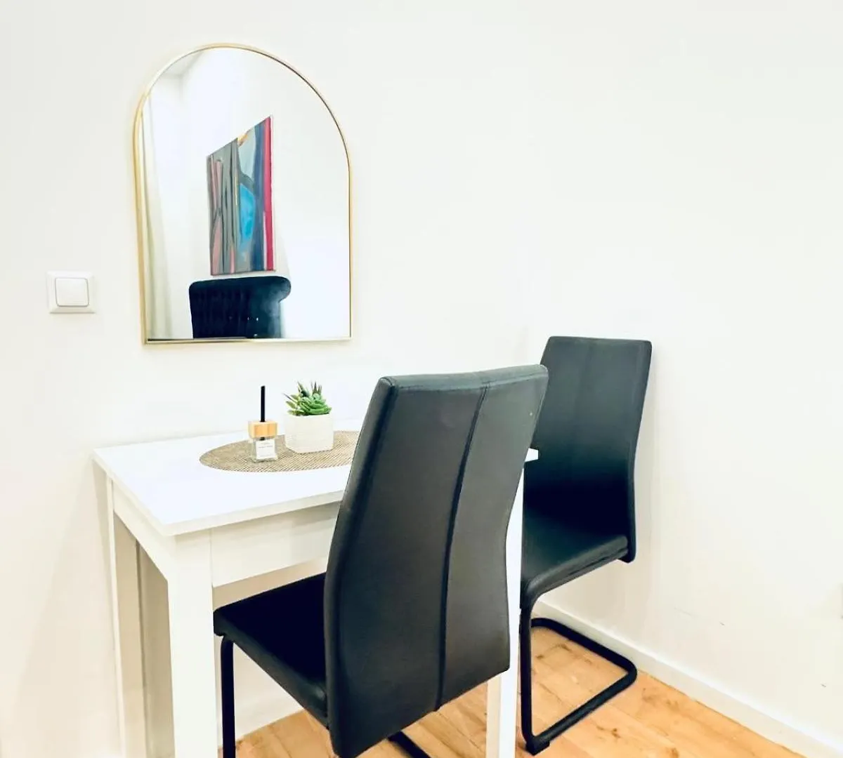 Apartment Convenient Stay 4Br Shared Apt For 11P, 10 Min To Atzgersdorf Vienna