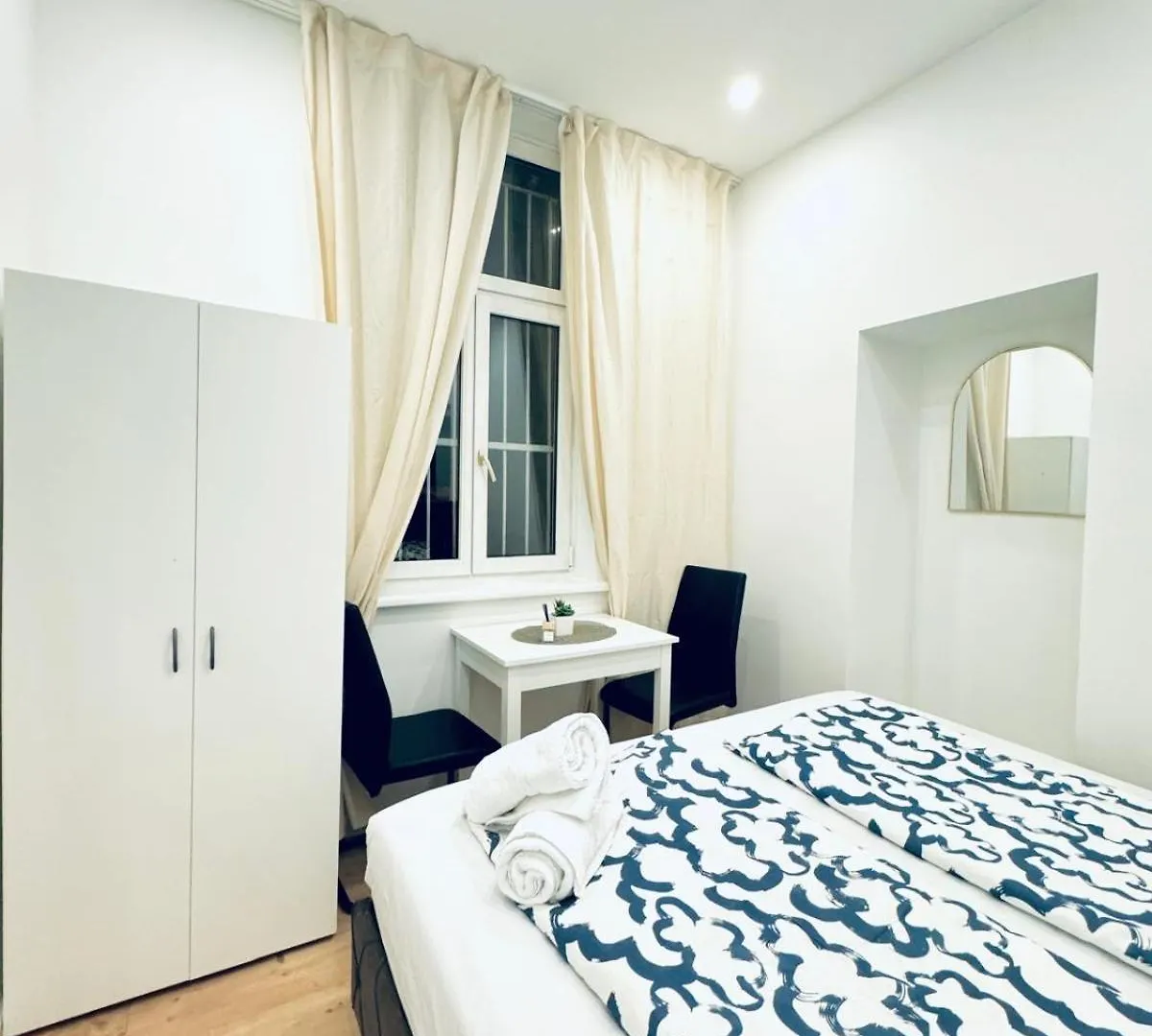 Apartment Convenient Stay 4Br Shared Apt For 11P, 10 Min To Atzgersdorf Vienna