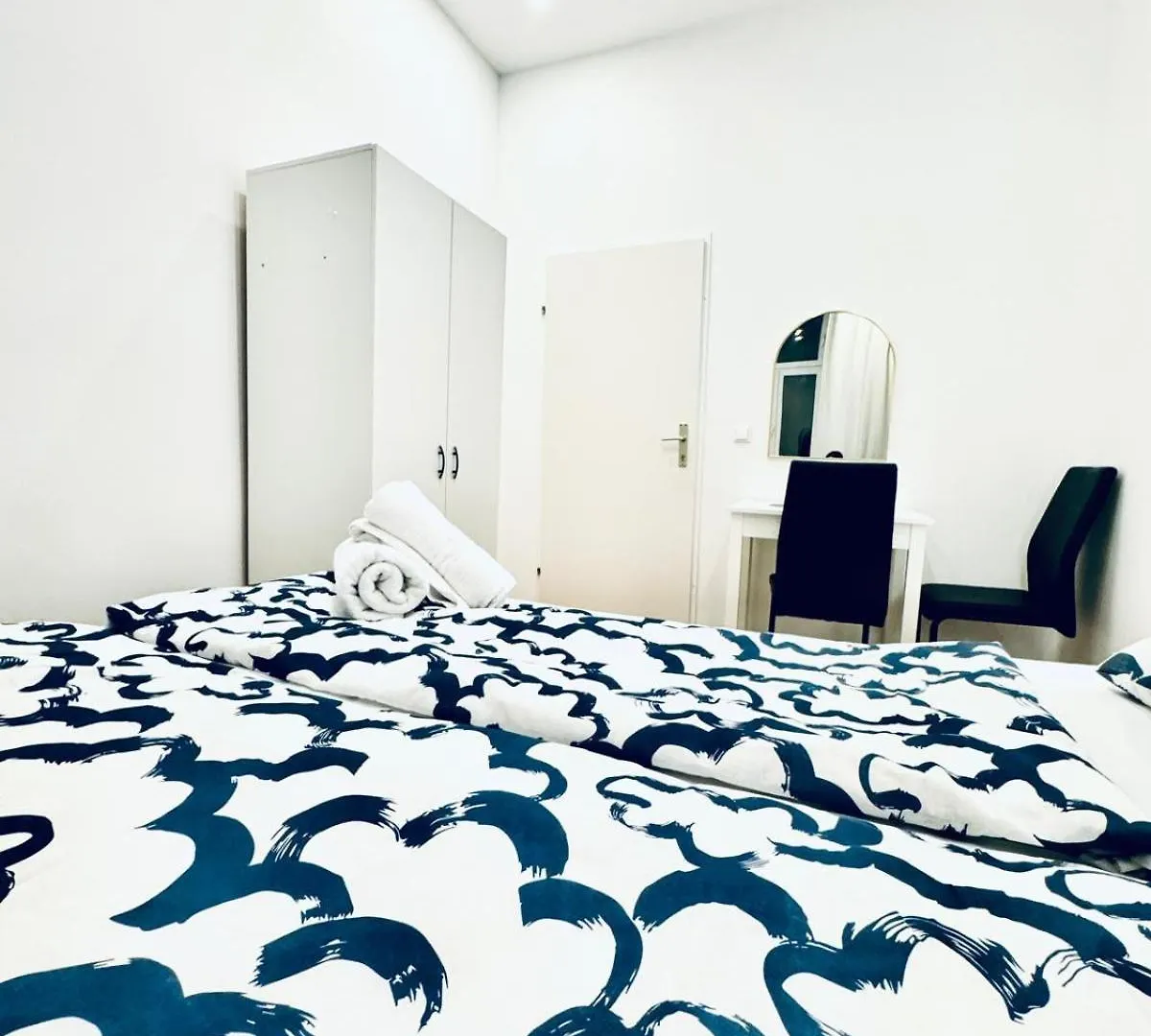 Convenient Stay 4Br Shared Apt For 11P, 10 Min To Atzgersdorf Vienna Apartment